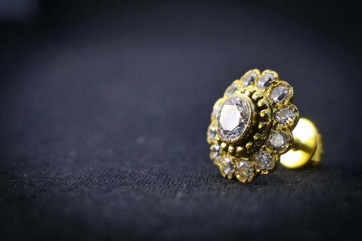 What’s More Precious Than Gold? Why Your Old Jewelry Could Be Hiding Real Wealth
